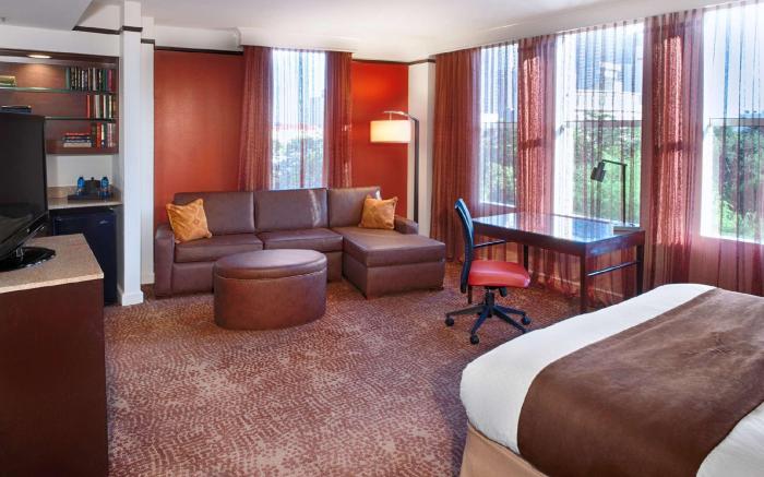 The Emily Morgan Hotel - a DoubleTree by Hilton