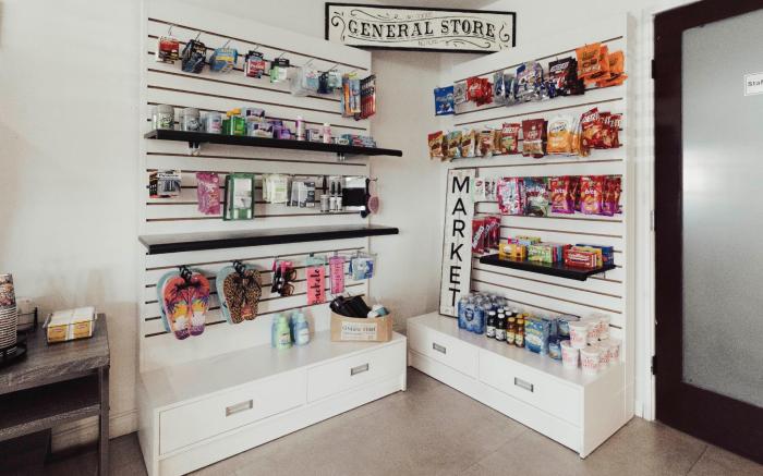 The Dixie Hollywood Hotel