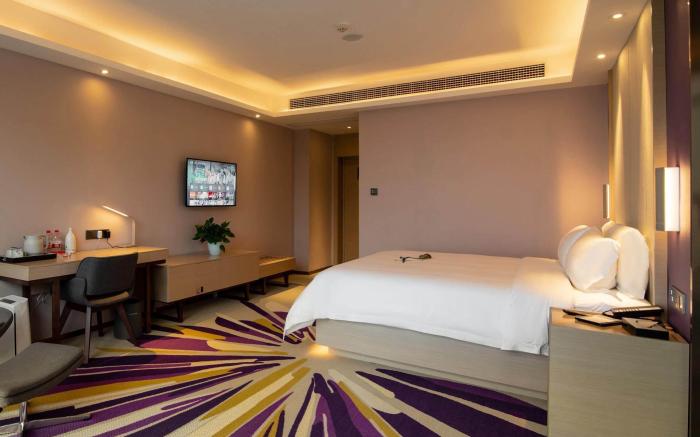 Lavande Hotel·Yibin University Town Convention and Exhibition Center