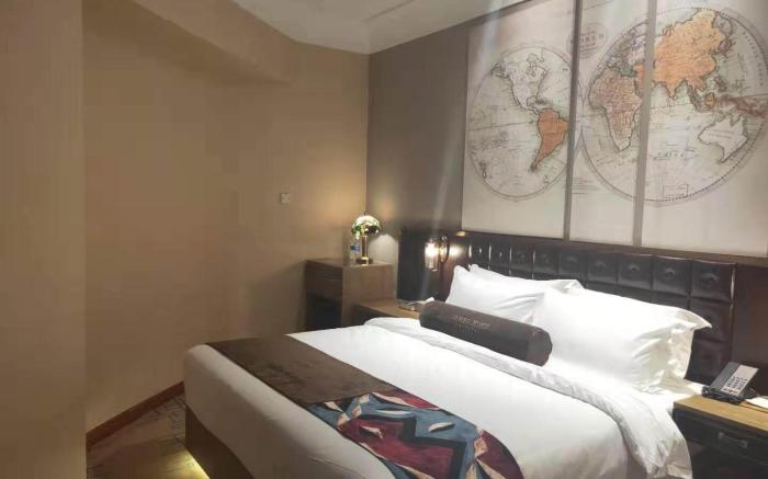 James Joyce Coffetel·Beijing Bishui  Manor Zhuxinzhuang Metor Station