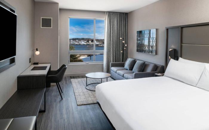 AC Hotel by Marriott Portsmouth Downtown/Waterfront