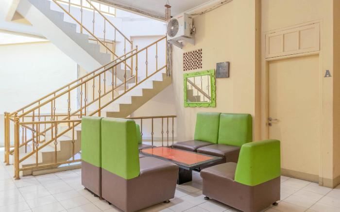OYO 1111 Pasar Baru Inn