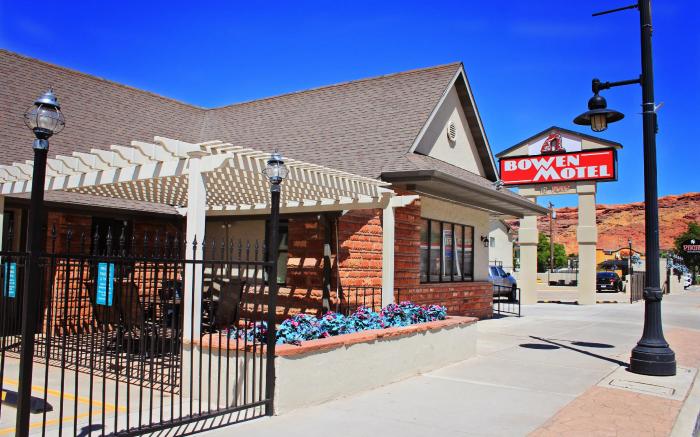 Bowen Motel