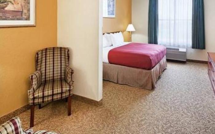 Best Western Plus Hobby Airport Inn and Suites