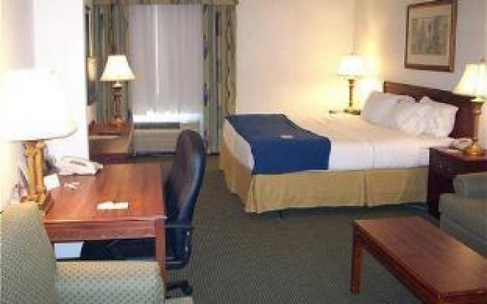 Holiday Inn Express Hotel & Suites Columbus By IHG
