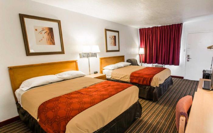 Travelodge by Wyndham Gainesville