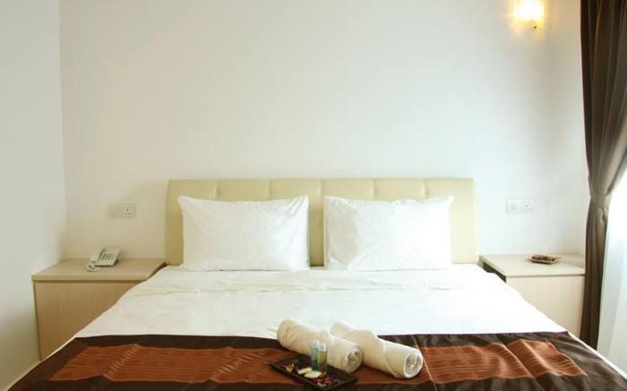 Peach Hill Hotel & Cafe