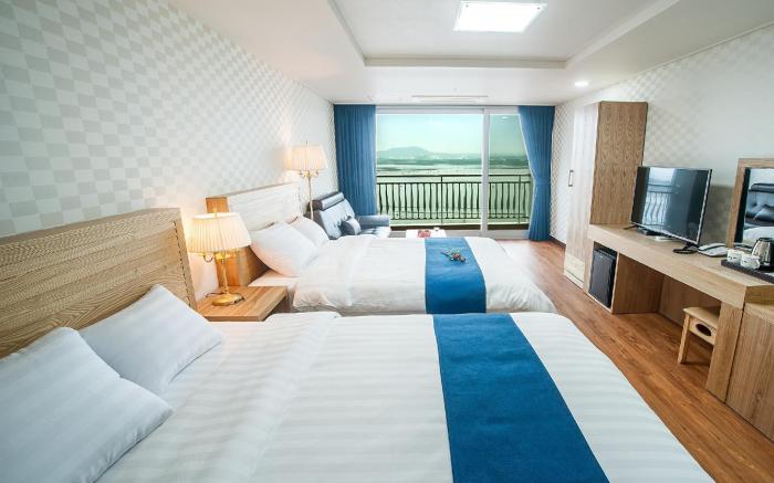 Breeze Bay Hotel