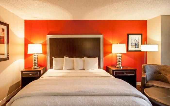 Laguardia Plaza Hotel