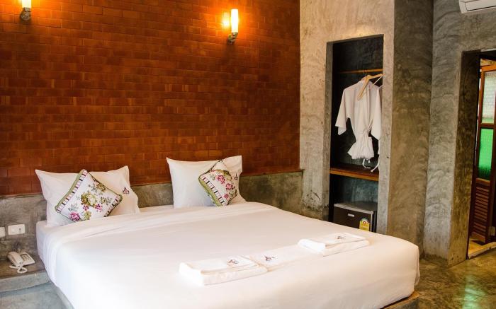 Ruean Thai Nai Bang by Pansak Resort