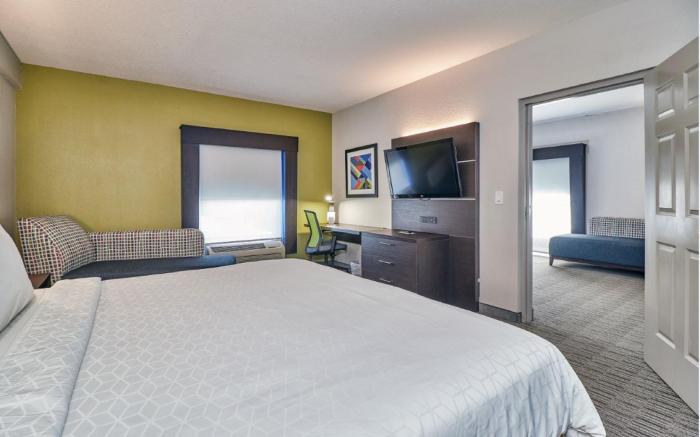 Holiday Inn Express Hotel & Suites Clearwater US 19 North By IHG