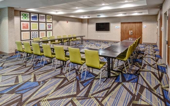 Holiday Inn Express And Suites Memphis Southwind By IHG