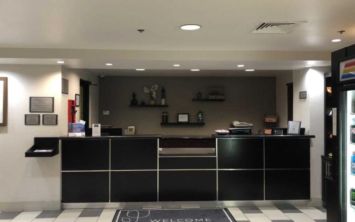 Country Inn & Suites by Radisson, DFW Airport South, TX