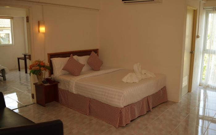 Hotel De Ratt Phuket