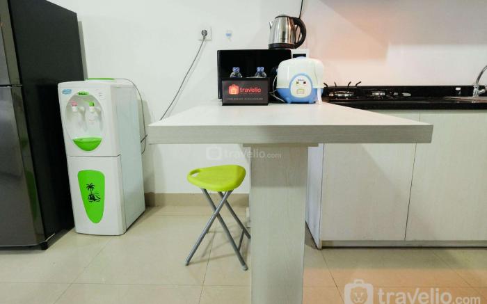 Cozy Studio at Tamansari The Hive Apt By Travelio