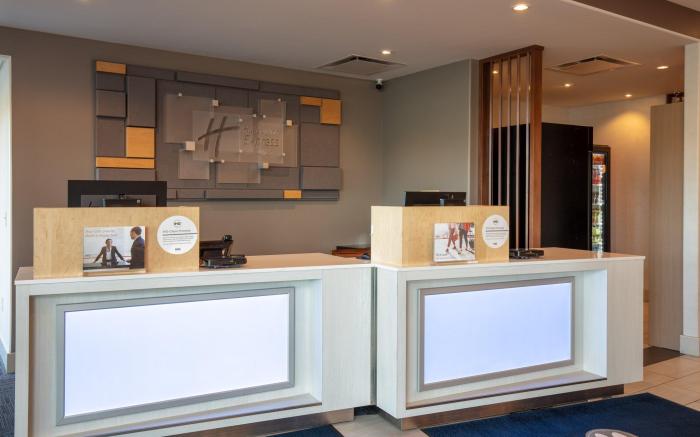 Holiday Inn Express And Suites Beloit By IHG