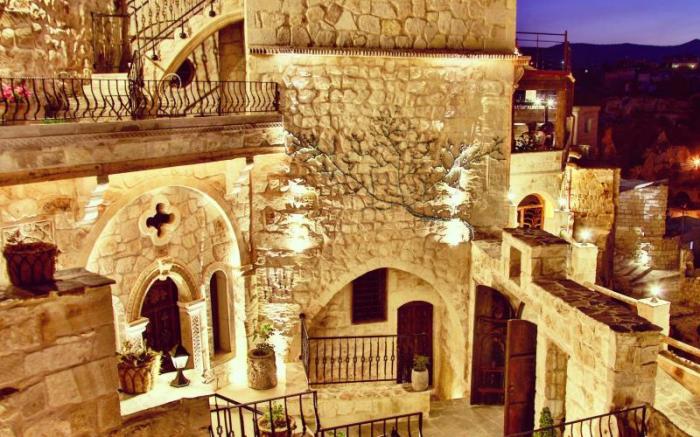 Elika Cave Suites 