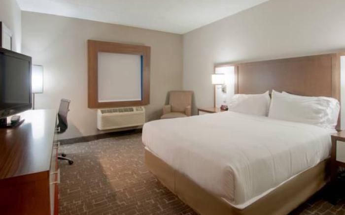 Holiday Inn Express & Suites Nashville-I-40 & I-24(Spence Lane) By IHG