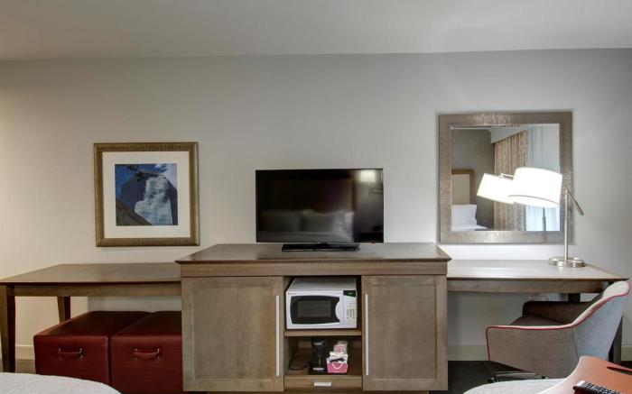 Hampton Inn & Suites Springfield/Downtown