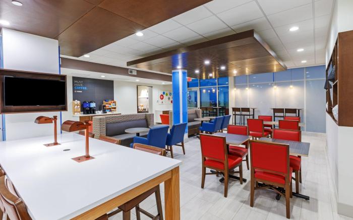 Holiday Inn Express and Suites Purcell By IHG