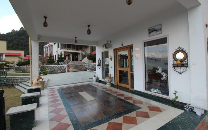 Mist n Meadows Resort