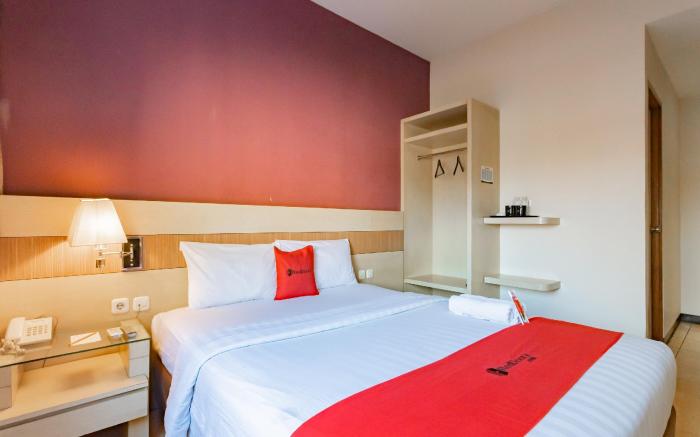 RedDoorz Premium near Bandung Station