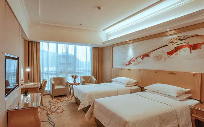 Vienna Hotel Jiangxi Jiujiang Xiushui Bus Station
