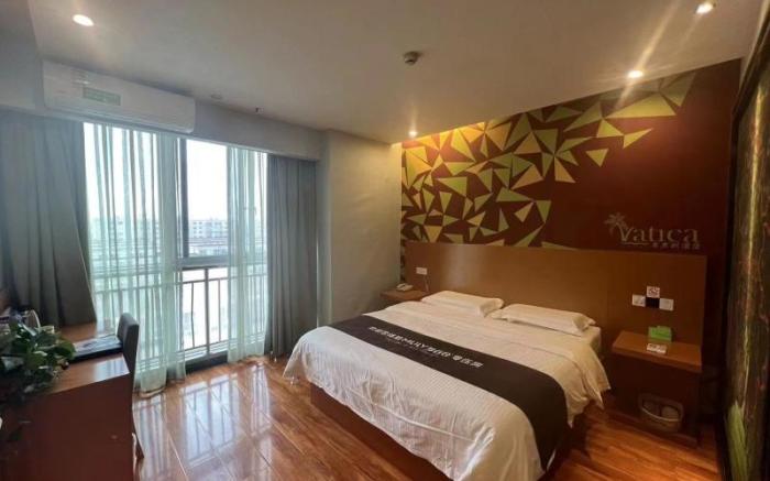 Vatica Jieshou City New Passenger Transport Center Hotel