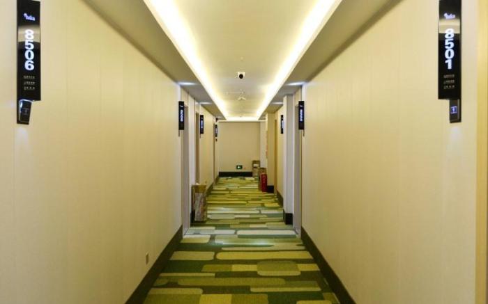 Vatica Huanggang Luotian County City Square Hotel