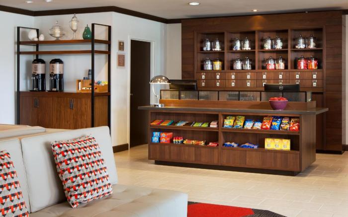 Four Points by Sheraton Hotel & Suites San Francisco Airport