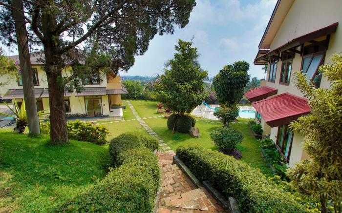 The Jayakarta Cisarua inn and villas