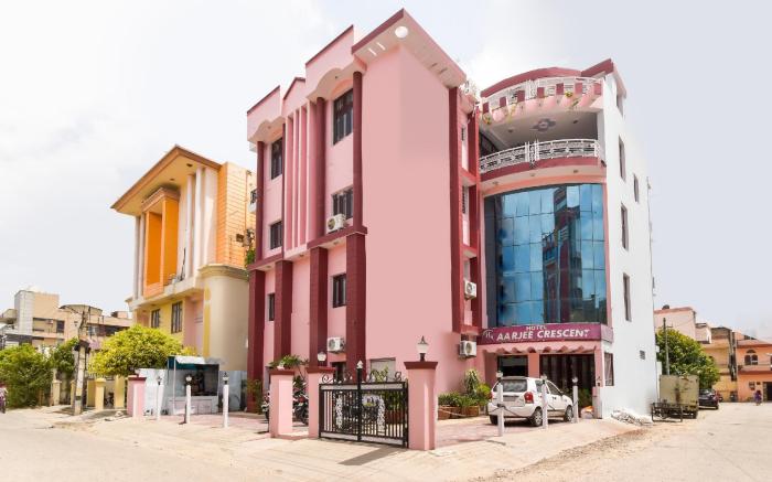 OYO 6179 Hotel Aarjee Crescent