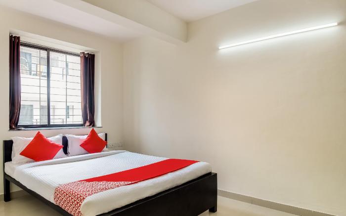 Hotel O Galaxy Near INOX