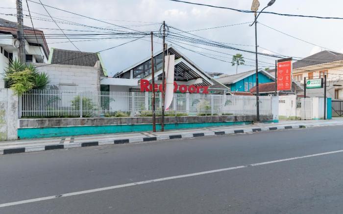 RedDoorz @ Jalan R.E. Martadinata Sukabumi