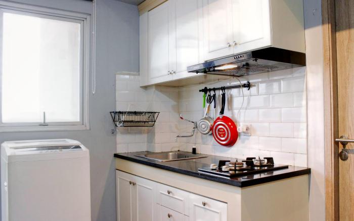 Deluxe 2BR Newton Residence with View By Travelio