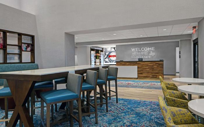 Hampton Inn & Suites Farmers Branch Dallas, TX