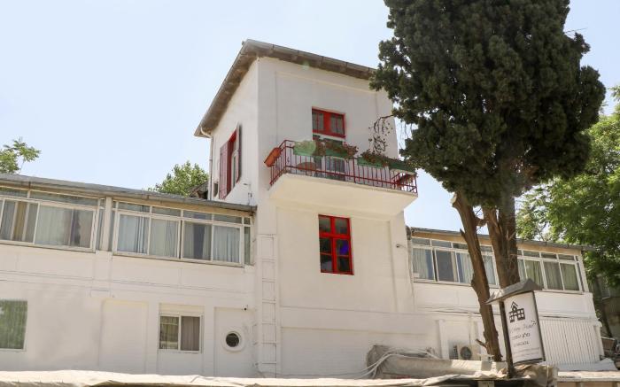 The Colony Hotel