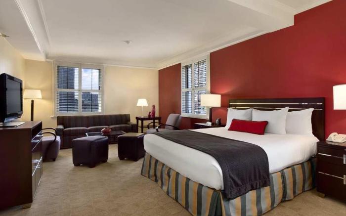 Hilton Orrington Evanston Hotel