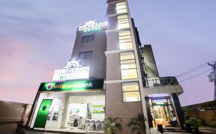 RedDoorz Plus near Rizal Junction