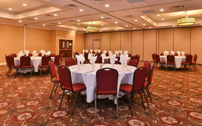 Holiday Inn New London By IHG