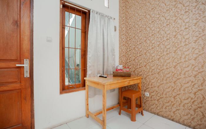 RedDoorz Syariah near Jatisampurna Hospital