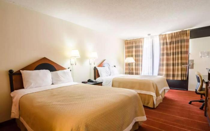 OYO hotel Greensboro east I 40