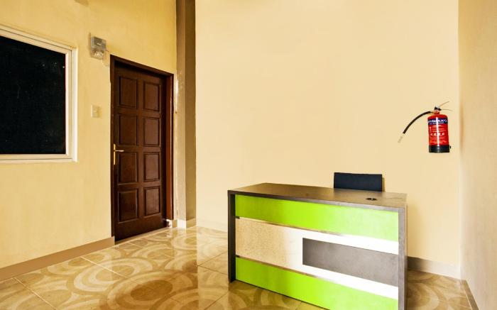 Super OYO 1763 Dinda Residence Syariah