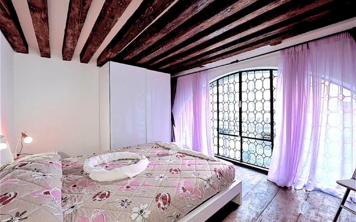 Red Rose - Grande apt in un palazzo storico