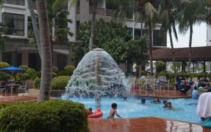 Modern Homestay Mahkota/ Walk to Jonker & Mall/3BR