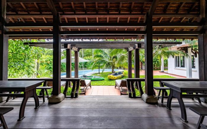 Ngói Casa - Beachfront Villa