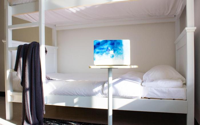 Path Cross 2 Bunk beds room with private bathroom