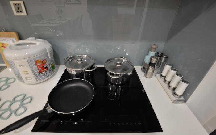 2 BR Cozy APT VINHOMES METROPOLIS near LOTTE