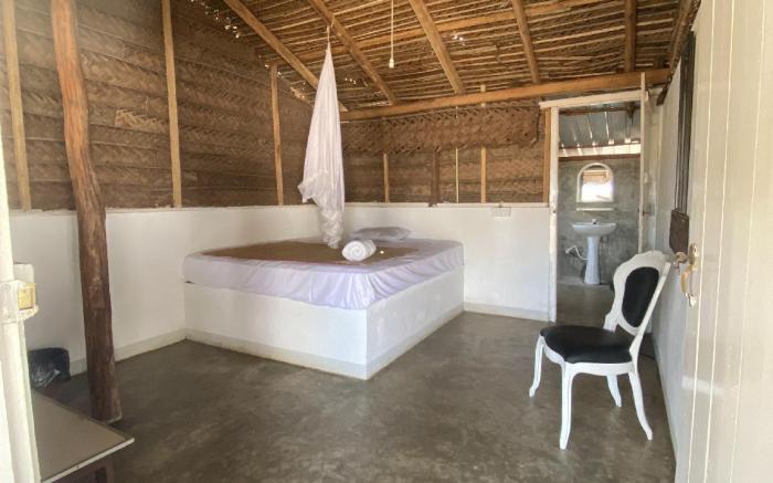 Budget Double Room in Kalpitiya with King Bed