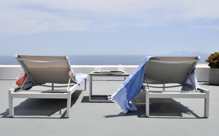Thiro Duluxe Suite with outdoor jet tub